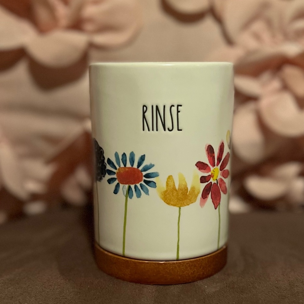 NWOT Rae Dunn - RINSE cup with floral design.